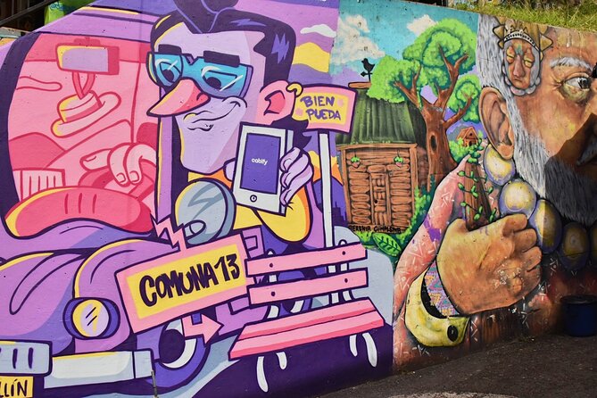 City Tour + Commune 13 Medellin - Barefoot Park and Pueblito Paisa