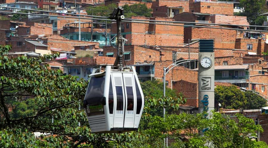 City Tour: Graffiti Tour Comuna 13 + Downtown Medellín - Starting in downtown Medellín at Parque Berrío
