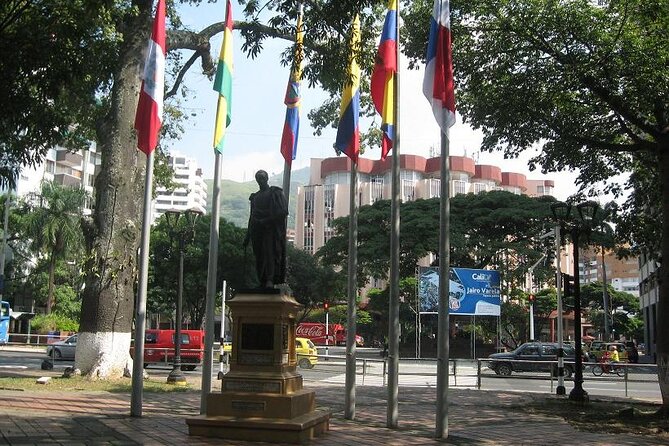 CITY TOUR OF CALI | Discover with local experts Cali - Cali’s letters and the Jairo Varela trumpet