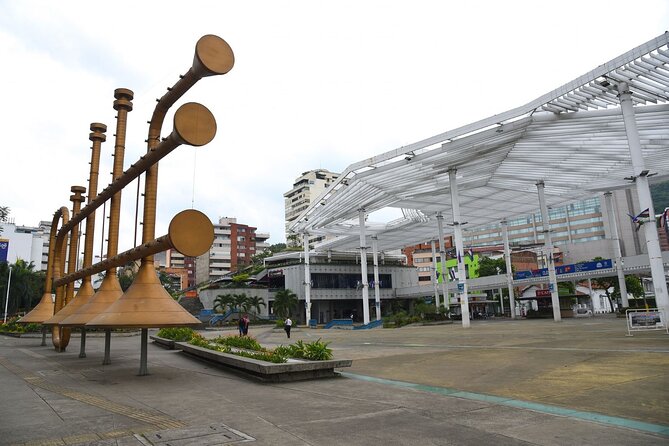 CITY TOUR OF CALI | Discover with local experts Cali - Ortiz Bridge, La Ermita, and the poets’ park