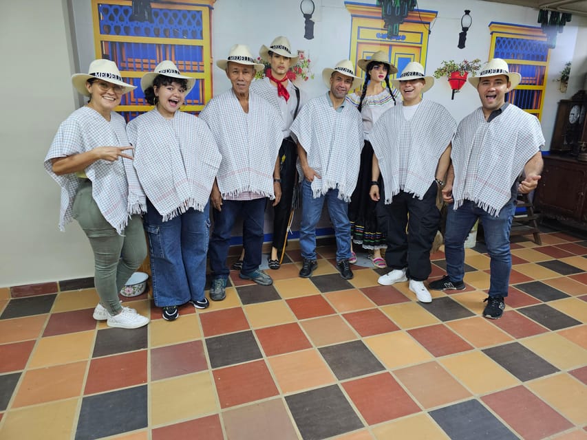 Coffee Experience with roasting show in Comuna 13 - The Roasting Show With a Professional