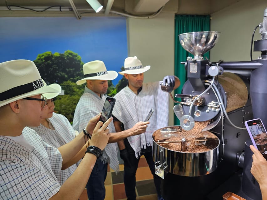 Coffee Experience with roasting show in Comuna 13 - From Coffee Fruit to Prepared Bean