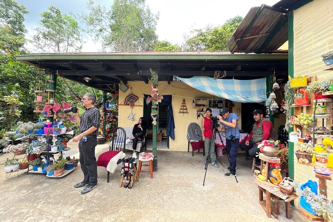 Coffee Lands Birdwatching (transport + guiding + lunch) - Who will enjoy this most?