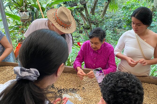 Coffee Tour from Coffee Growers to Your Cup - A traditional Colombian lunch in the mountains