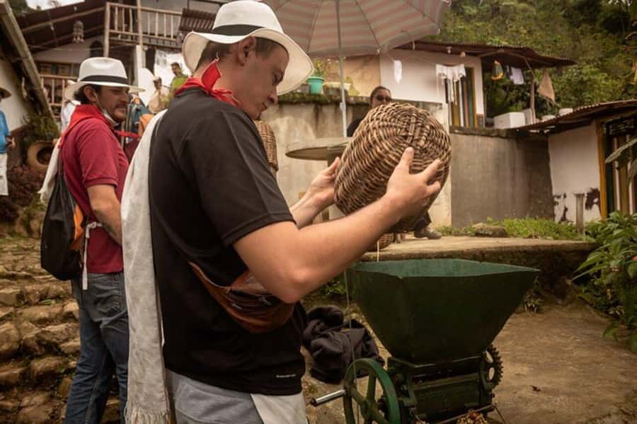 Coffee Tour from Medellin with Lunch and Coffee Tasting - What the $86 price really covers