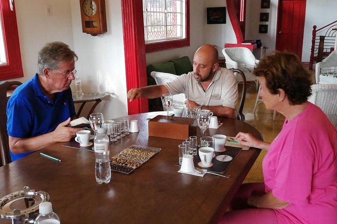 Coffee tour in the heart of the coffee region - Seeing coffee change at the beneficiary