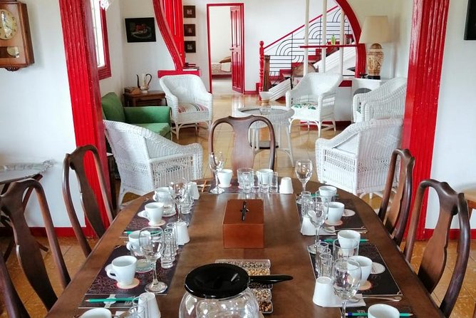 Coffee tour in the heart of the coffee region - Finishing in the main house with a coffee cupping