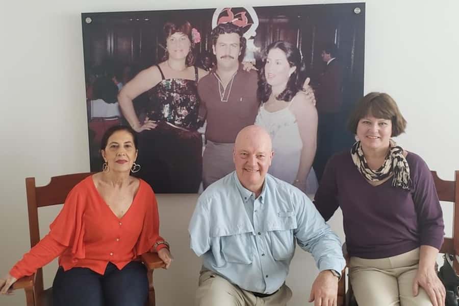 Colombia: Official Pablo Escobar Meet the Family Museum Tour - Arriving at a secluded penthouse
