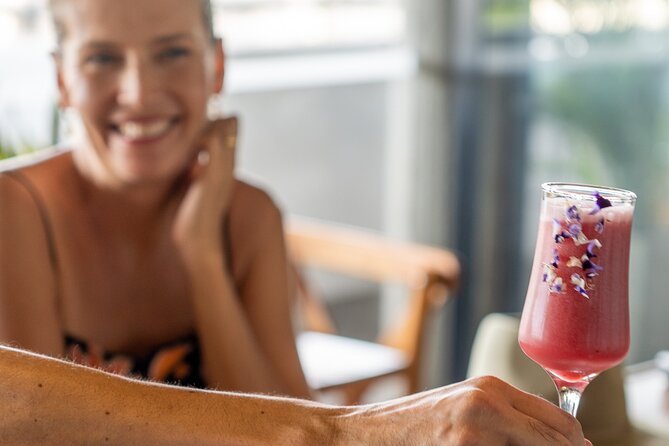 Colombian Cocktail Masterclass - The social side, from private-feeling lessons to group fun