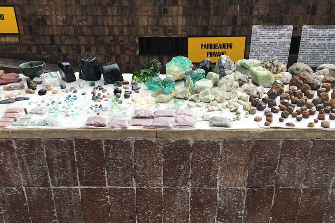 Colombian Emeralds Tour & Panoramic Viewpoint of Bogotà - Watching extraction and carving in the workshop