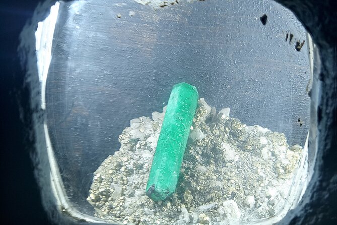 Colombian Emeralds Tour & Panoramic Viewpoint of Bogotà - Seeing how emeralds become jewelry
