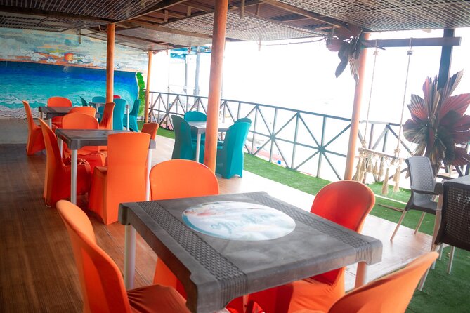 Come and enjoy an unforgettable day on the island of Baru - Lunch with fish, chicken, or a vegetarian plate