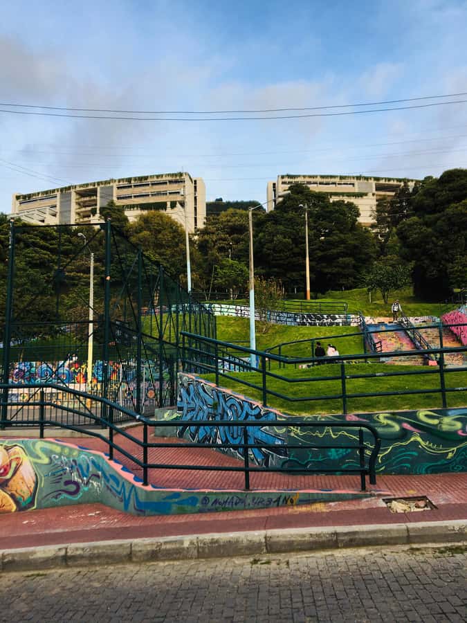 Complete Walking Tour in Bogota's Downtown - Languages, accessibility, and practical planning