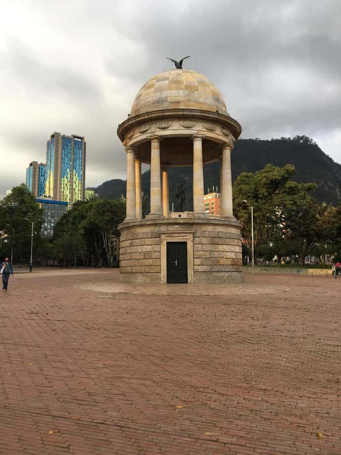 Complete Walking Tour in Bogota's Downtown - La Candelaria, where old walls meet street art
