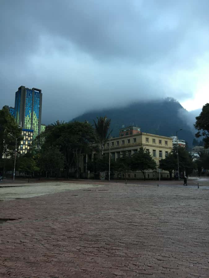 Complete Walking Tour in Bogota's Downtown - How the history fits together