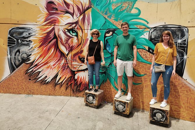 Comuna 13 + Cable Car + Colombian Fruits Tasting: Private Tour - What makes this tour worth your time