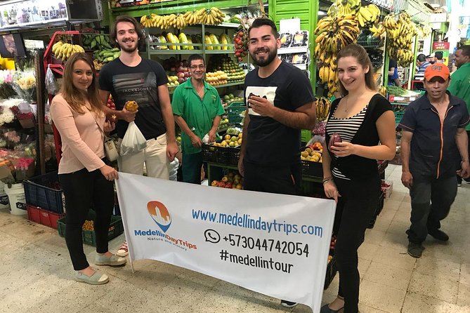 Comuna 13 + Cable Car + Colombian Fruits Tasting: Private Tour - The snacks give the walking tour a local flavor