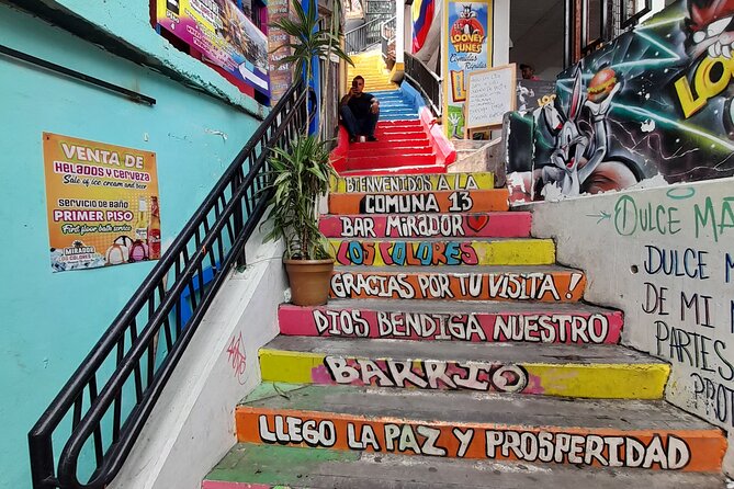 Comuna 13: Graffiti tour & Street Food/drink with telesferic - What the $22 price really covers