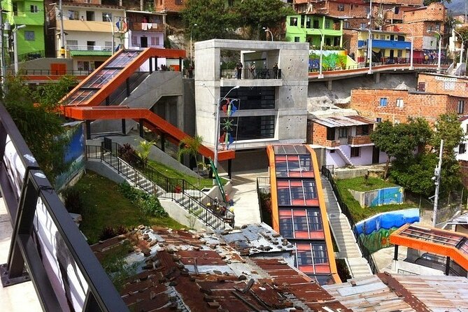 Comuna 13 Graffitour knows the urban art district of Medellín - Why Comuna 13 is worth your time