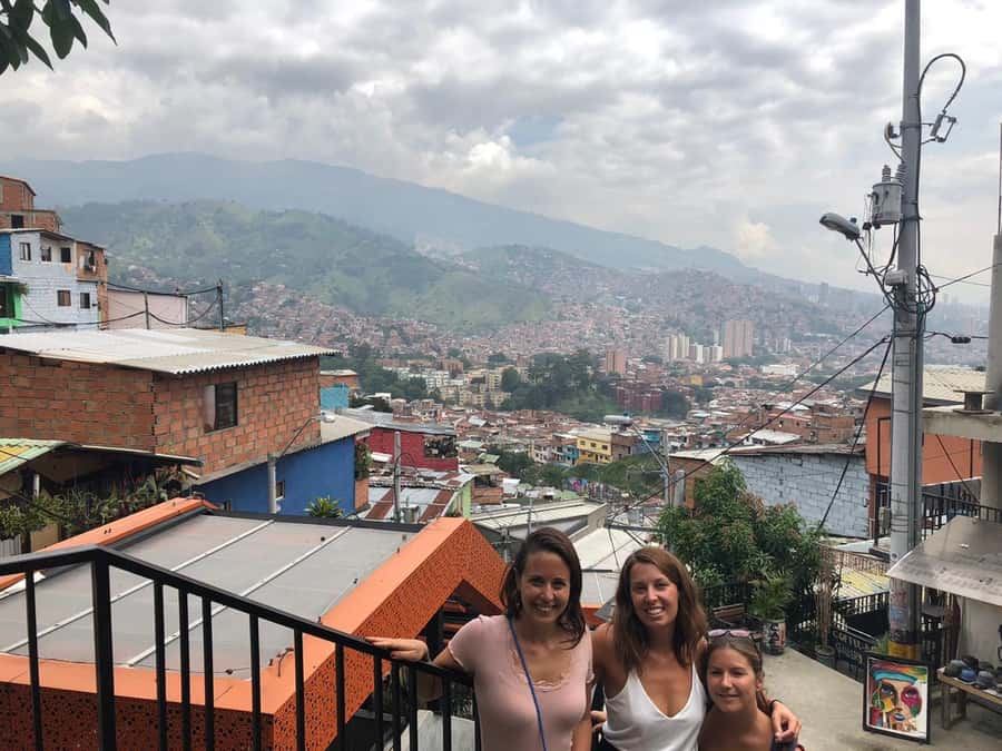 Comuna 13 Neighborhood & Street Art Private Tour - Practical details that affect your day