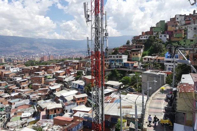 Comuna 13 tour and cable car - Key points to know before booking