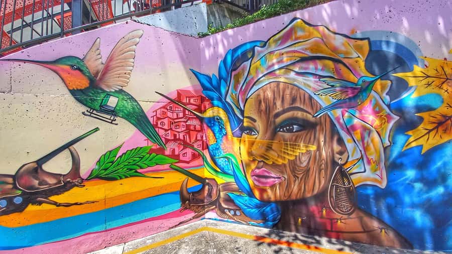 Comuna 13: Walking with local artist and learn part of Medellin's history - Timing, comfort, and what to bring