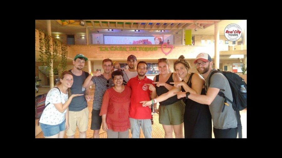 Comuna 4 - Moravia Tour - Health care, education, and welfare in Colombia