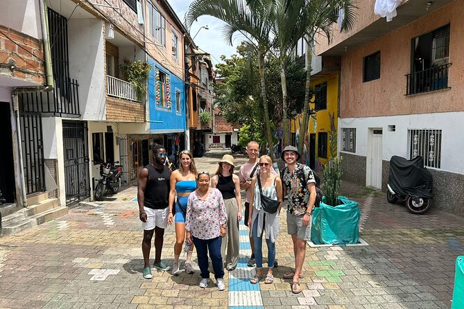 Comuna 4 Walking Tour Medellin - Health care, street vending, and daily survival