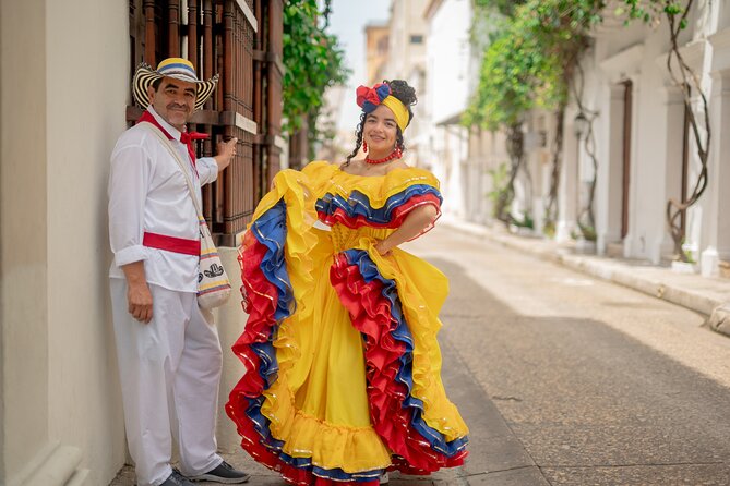 Cultural Photo Experience in Cartagena with Traditional Attire - Learning the meaning before the camera comes out