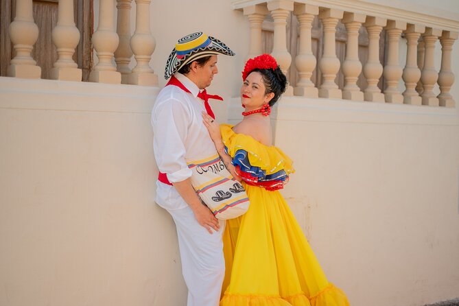 Cultural Photo Experience in Cartagena with Traditional Attire - Meeting at Edificio Mirador del Tejadillo