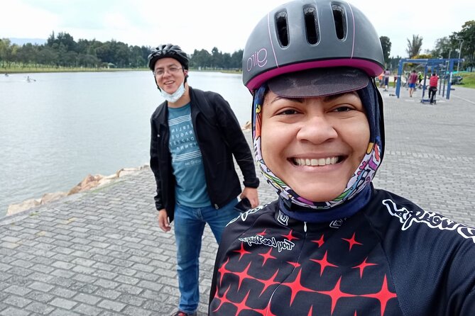 Cycling tour in Simon Bolivar Park and Virgilio Barco Library - A small group and a Saturday morning schedule
