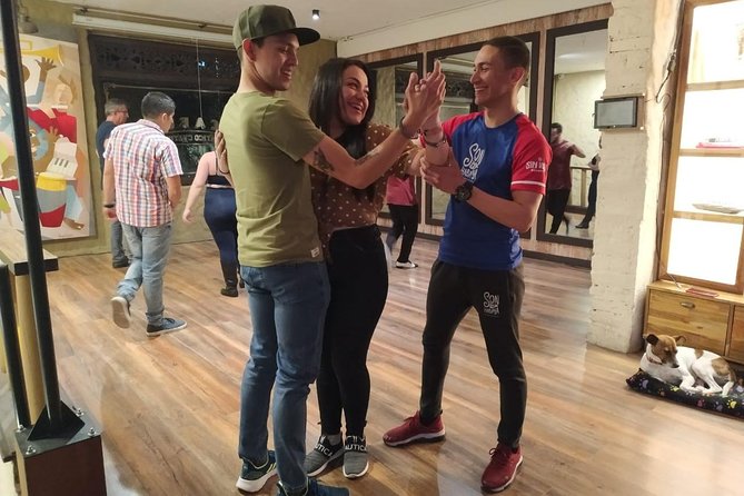 Dance Classes in Bogotá - Arriving at Sin Visa at 4:30 pm