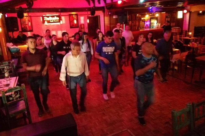 DANCE TOUR THURSDAY (Class + Night out Bogota) - The Salsaero Tour and a late night at the bar