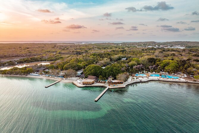Day Tour Isla del Encanto in Barú and Rosario Islands - Four hours at Hotel Isla del Encanto