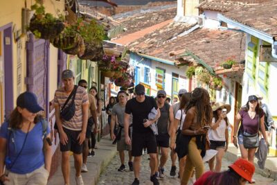 Day Trip To Guatapé with ,Breakfast, Lunch and Boat Ride