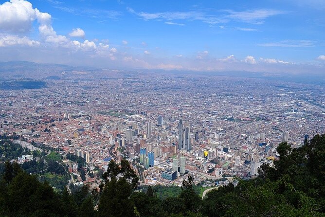 Descubre la Magia: Catedral de Sal & Bogotá en 1 Día - Plaza de Bolívar and the center of power