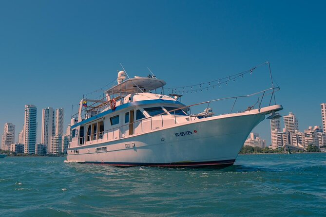 Dinner and Wine in Cartagena Bay aboard the Sibarita Master - Meeting the Sibarita Master at 6:30 pm