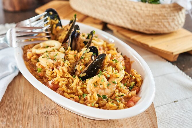 Dinner Cruise Along Cartagena's Bay - The three-course dinner and beverage package