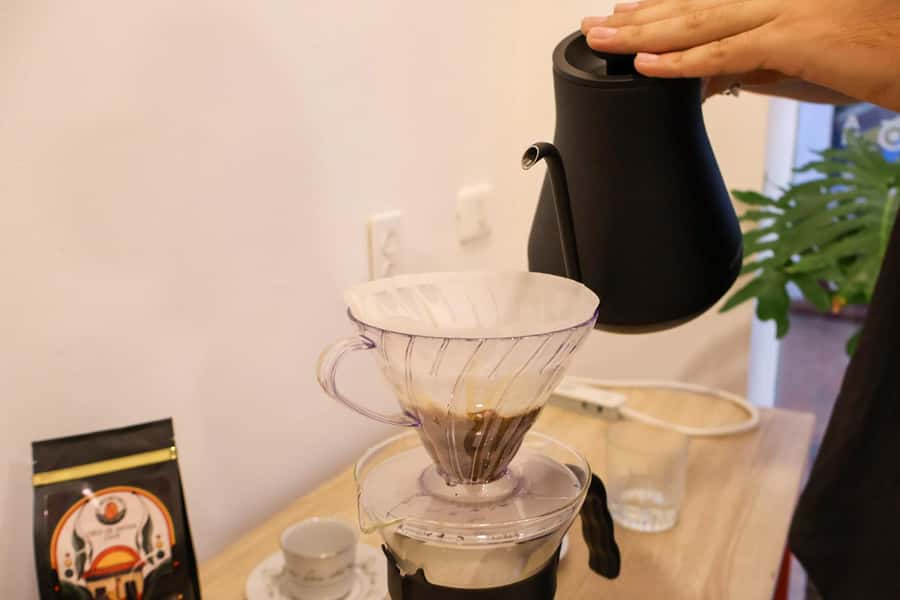 Discover the coffe history while you get to know the city - Learning to taste with cupping techniques