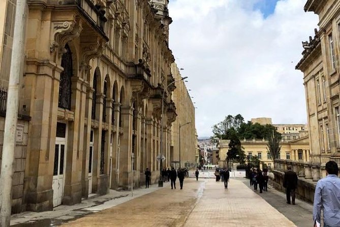 Discover the Magical Historical Center of Bogotá Museums, Monserrate, Gastronomy - What the private vehicle adds to the day