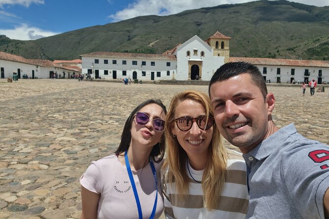 Discover Villa de Leyva, a colonial and historic town and enjoy the vineyard. - Leaving Bogotá at 5:00 a.m.