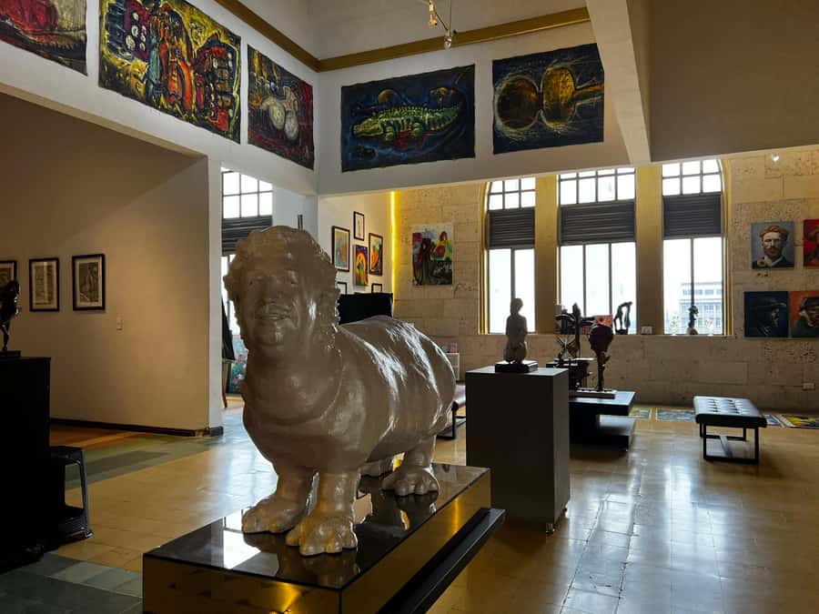 Downtown shopping and art galleries/museum - El Hueco and the practical side of shopping