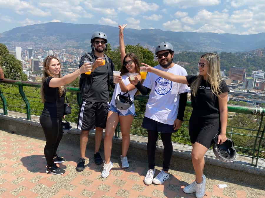 E-Bike City Tour Medellin with Local beer and Snacks - Why an e-bike is a smart way to meet Medellín