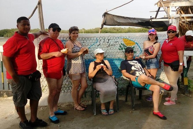 Ecoruta Volcán del Totumo and experience in the Mangroves - La Boquilla mangroves and local coastal life