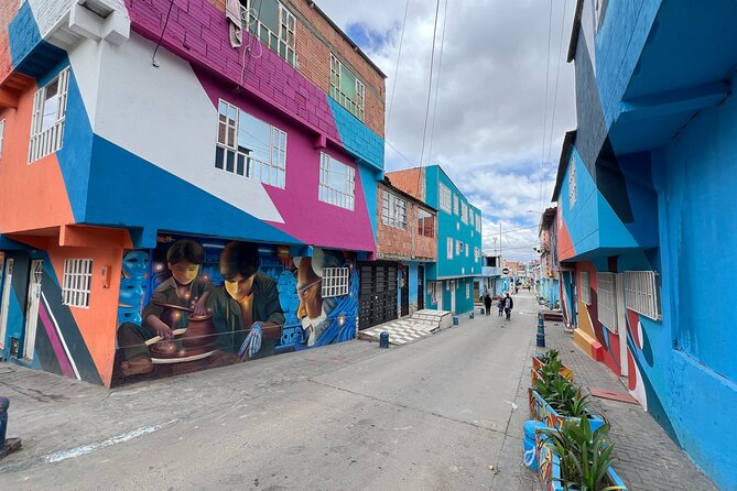 El Paraíso Favela and Cable Car Bogotá Tour - Why this tour goes beyond a cable-car ride