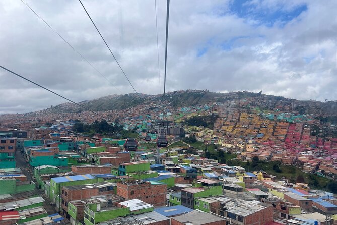 El Paraíso Favela and Cable Car Bogotá Tour - Returning by cable car and TransMilenio