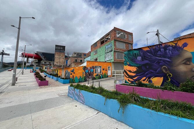 El Paraíso Favela and Cable Car Bogotá Tour - What the $43 price includes