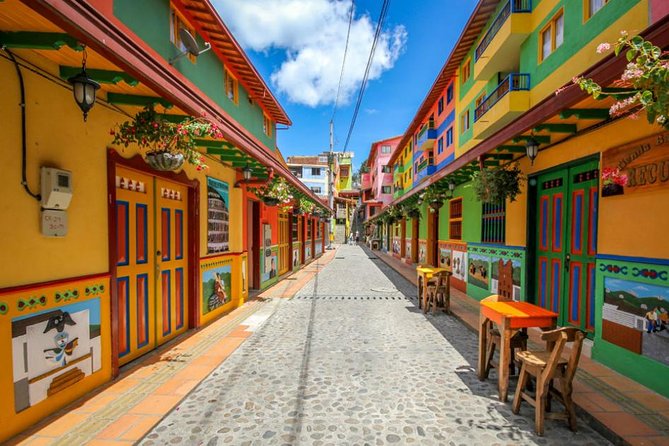 El Peñol and Guatape Private Tour from Medellin - The drive through Rionegro and Marinilla
