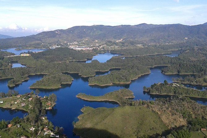 El Peñol and Guatape Private Tour from Medellin - Climbing the 700 steps of Piedra del Peñol
