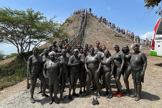 El Totumo mud volcano day tour and eco-friendly hotel - Rinsing at Ciénaga del Totumo